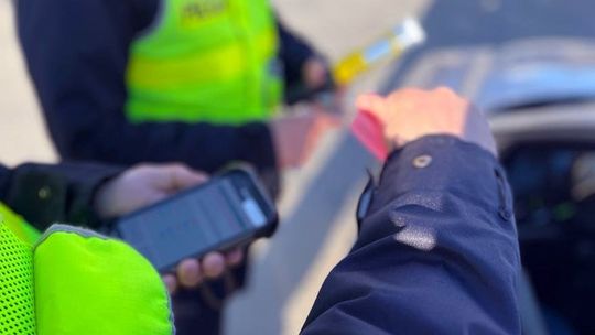 Poszukiwany 23-latek wpadł podczas kontroli drogowej w Augustowie – trafił do aresztu na ponad 2 lata Poszukiwany 23-latek wpadł podczas kontroli drogowej w Augustowie – trafił do aresztu na ponad 2 lata