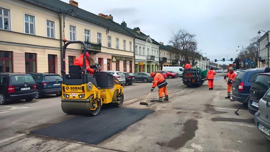 Pozimowe naprawy dróg trwają. Prace m.in. na ul. Kościuszki