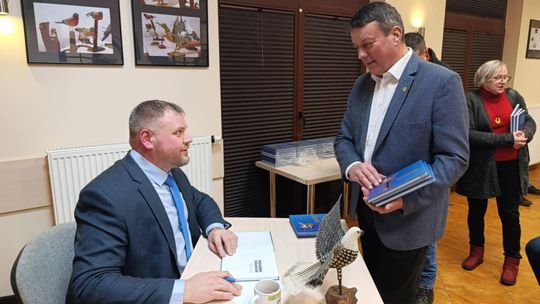 Promocja książki o Antonim Kurzynie w Krzywem