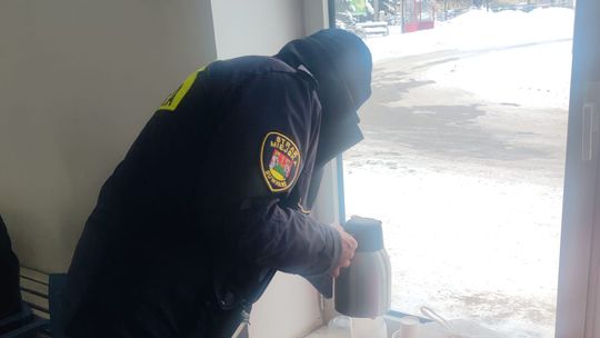 Realna pomoc zamiast medialnych dyskusji. Działania służb w czasie mrozów