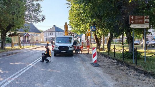 Remont drogi wojewódzkiej w Filipowie. Ruch odbywa się wahadłowo
