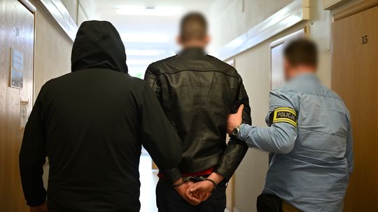 Rozbita zorganizowana grupa złodziei aut. Wspólna akcja policji z Podlasia i Litwy zakończona sukcesem Rozbita zorganizowana grupa złodziei aut. Wspólna akcja policji z Podlasia i Litwy zakończona sukcesem