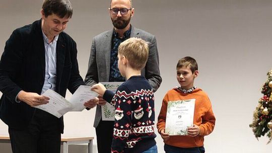 Rozstrzygnięcie konkursu ekologicznego „Zbieraj papier stary – chronisz lasy i ich dary!” 🌿 Rozstrzygnięcie konkursu ekologicznego „Zbieraj papier stary – chronisz lasy i ich dary!” 🌿