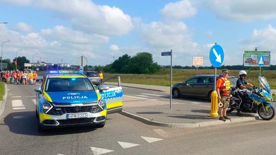 Ruszyła piesza pielgrzymka do Wilna. Suwalscy policjanci czuwają nad bezpieczeństwem