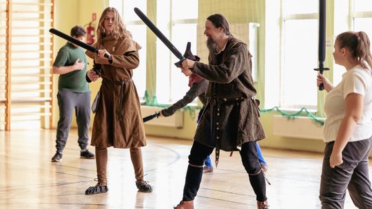 Rycerze w hali OSiR w Suwałkach. Wyjątkowa lekcja żywej historii ⚔️