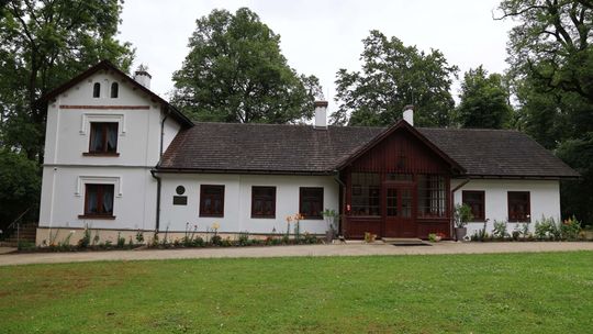 Śladami Marii Konopnickiej. Muzeum w Żarnowcu – miejsce, które warto odwiedzić