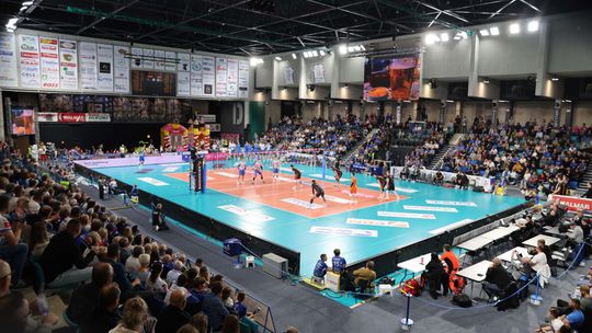 Ślepsk Malow Suwałki odrobił straty, ale przegrał tie-break. Wielkie emocje na inaugurację sezonu!