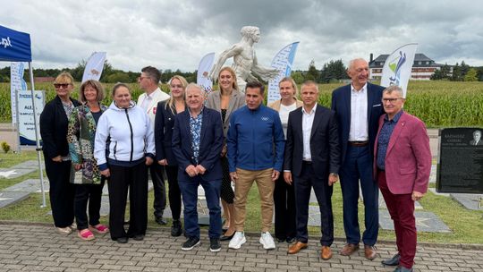 Sportowe legendy uhonorowane w Szelmencie. Jubileuszowa Aleja Olimpijczyków i Mistrzów Sportu