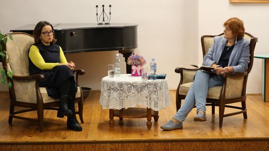 Spotkanie autorskie z Katarzyną Surmiak-Domańską w Bibliotece