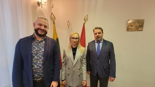 Spotkanie w Konsulacie – rozmowy o współpracy polsko-litewskiej i edukacji 🤝 Spotkanie w Konsulacie – rozmowy o współpracy polsko-litewskiej i edukacji 🤝