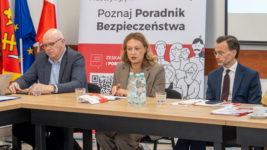 Spotkanie wojewody z samorządowcami powiatu sejneńskiego na temat Programu OLiOC Spotkanie wojewody z samorządowcami powiatu sejneńskiego na temat Programu OLiOC