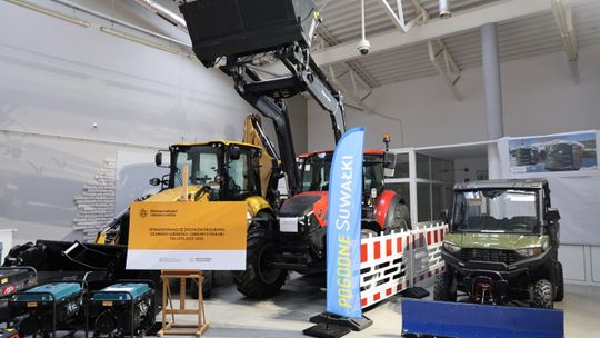 Sprzęt za ponad 3,2 mln zł dla Suwałk. Drony, koparko-ładowarka i mobilna stacja wody 🚨 Sprzęt za ponad 3,2 mln zł dla Suwałk. Drony, koparko-ładowarka i mobilna stacja wody 🚨