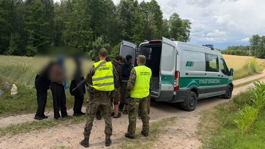 Straż Graniczna zatrzymała 10 cudzoziemców po nielegalnym przekroczeniu granicy z Litwy