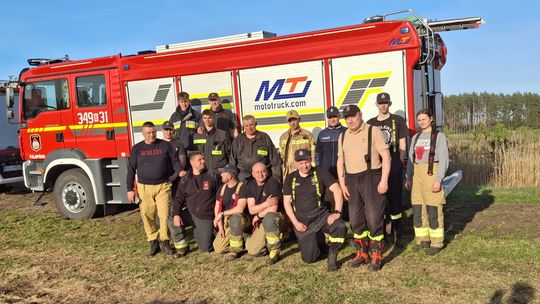 🚒 Strażacy z Suwalszczyzny znów w akcji – trwa dogaszanie pożaru w Biebrzańskim Parku Narodowym! 🔥