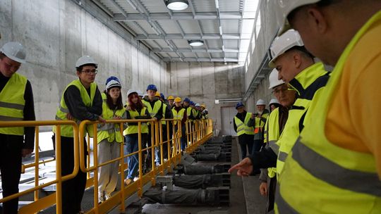 👷♂️Studenci PUZ poznają praktyczną stronę inżynierii – wizyty w suwalskich instytucjach i zakładach 👷♂️Studenci PUZ poznają praktyczną stronę inżynierii – wizyty w suwalskich instytucjach i zakładach