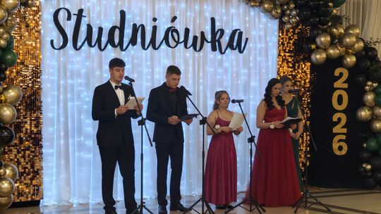 Studniówka ZSCKR im. W. Witosa w Suwałkach rozpoczęta Studniówka ZSCKR im. W. Witosa w Suwałkach rozpoczęta