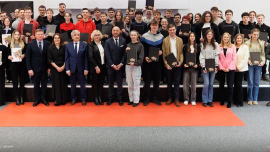 Stypendia dla uczniów szkół zawodowych. Inwestycja w przyszłość regionu