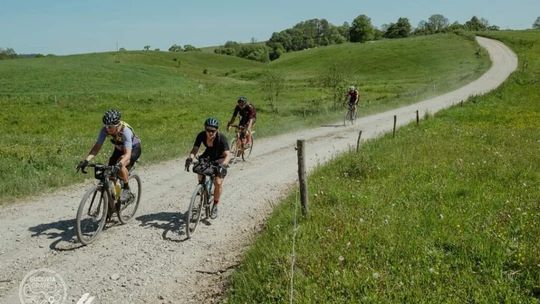 Sudovia Gravel 2026. Suwalskie szutry znów przyciągną setki rowerzystów 🚴♂️🔥 Sudovia Gravel 2026. Suwalskie szutry znów przyciągną setki rowerzystów 🚴♂️🔥