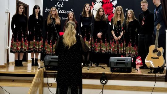 Sukces uczniów ZSCKR w Suwałkach na XXXIII Wojewódzkim Festiwalu Piosenki i Poezji Patriotycznej Sukces uczniów ZSCKR w Suwałkach na XXXIII Wojewódzkim Festiwalu Piosenki i Poezji Patriotycznej