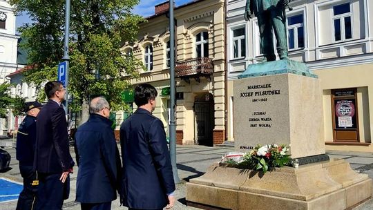 Suwałki oddają hołd Marszałkowi Józefowi Piłsudskiemu w 90. rocznicę jego śmierci