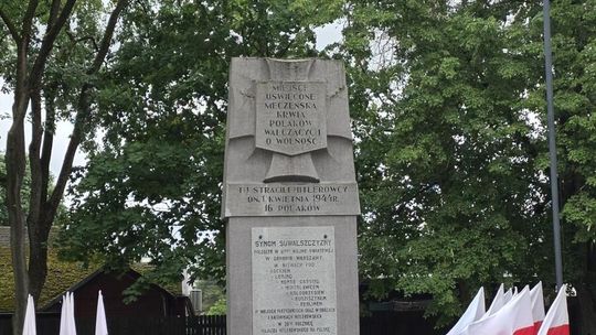 Suwałki uczciły pamięć ofiar niemieckich nazistowskich obozów. Uroczystości pod Pomnikiem Straceń
