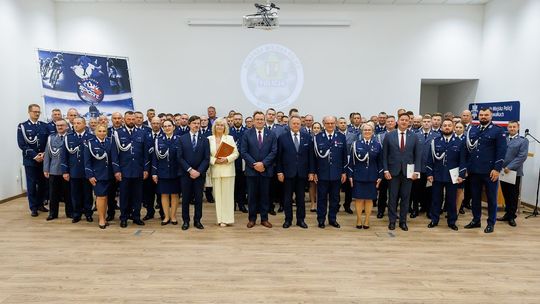 Suwalscy policjanci świętowali. 55 funkcjonariuszy otrzymało awanse