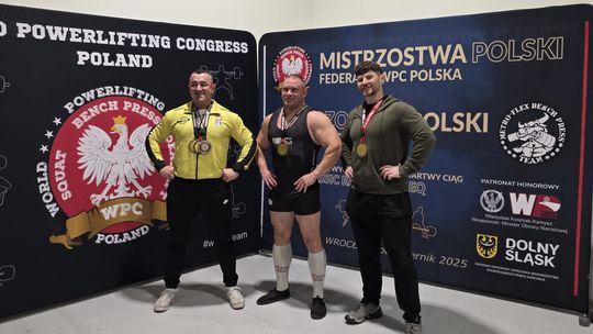 💪 Suwalscy siłacze z sukcesami na Mistrzostwach Polski WPC/MPF we Wrocławiu! 🏆