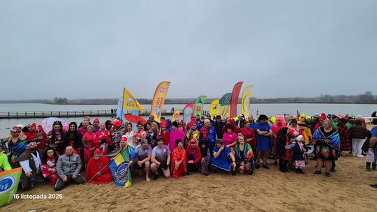 ❄️ Suwalskie Morsy na wyjeździe! Wspólne morsowanie, śmiech i gorące serca 🔥