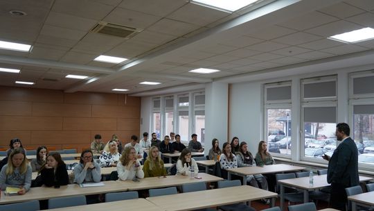 Światowy Tydzień Przedsiębiorczości w Suwałkach. Młodzi odkrywają karierę, dyplomację i fundusze Światowy Tydzień Przedsiębiorczości w Suwałkach. Młodzi odkrywają karierę, dyplomację i fundusze