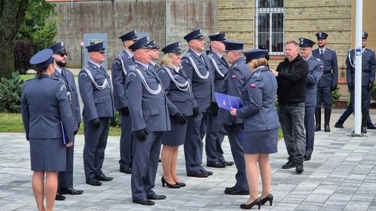 Święto Służby Więziennej. Funkcjonariusze odebrali awanse i odznaczenia