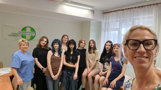 Tam, gdzie uśmiech leczy – wolontariusze w suwalskim szpitalu Tam, gdzie uśmiech leczy – wolontariusze w suwalskim szpitalu