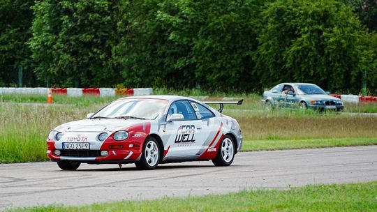 🏎️🔥 Tor pełen emocji! „Track Day Czerwiec & Piknik Jazda na 6” przyciągnął tłumy mieszkańców