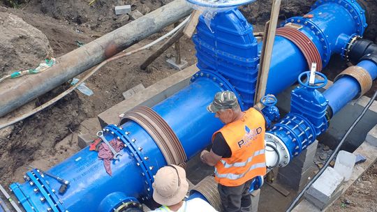 💧🚧 Trwa modernizacja kluczowej magistrali wodociągowej w Suwałkach. Inwestycja zwiększy bezpieczeństwo dostaw wody