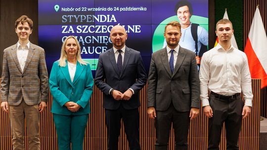 🎓 Trwa nabór na stypendia Zarządu Województwa Podlaskiego za wybitne osiągnięcia w nauce 🎓 Trwa nabór na stypendia Zarządu Województwa Podlaskiego za wybitne osiągnięcia w nauce