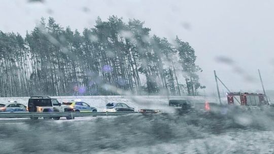 🚨 Trzy kolizje na S61 pod Karwowem — utrudnienia na odcinku między Ełkiem a Łomżą 🚗⚠️ 🚨 Trzy kolizje na S61 pod Karwowem — utrudnienia na odcinku między Ełkiem a Łomżą 🚗⚠️