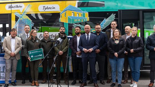 🚌 Turystyczna Ósemka – nowy sposób na zwiedzanie Podlasia! 🌲🌻