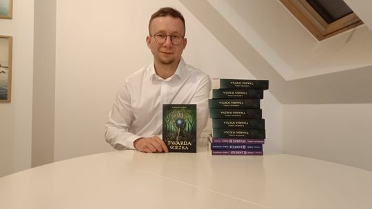 📘 „Twarda Ścieżka” – opowieść o upadku, bólu istnienia i drodze do życiowej przemiany