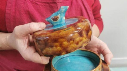 🎨 Twórczy listopad w Pracowni Ceramiki i Grafiki – miesiąc pełen form, faktur i kreatywnej energii 🎨 Twórczy listopad w Pracowni Ceramiki i Grafiki – miesiąc pełen form, faktur i kreatywnej energii