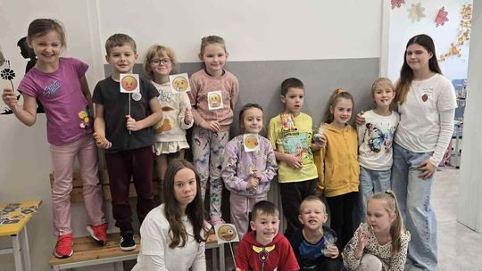 Uczniowie „Czwórki” uczą o emocjach w Suwałkach Uczniowie „Czwórki” uczą o emocjach w Suwałkach