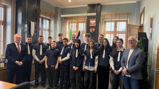 Uczniowie klasy 8b z wizytą w Urzędzie Miejski w Suwałkach