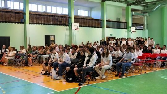 Uroczyste zakończenie roku szkolnego pełne wzruszeń i podziękowań