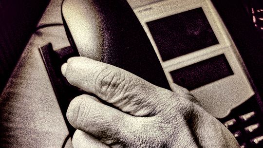 ⚠️ Uwierzyła oszustom i straciła 130 tysięcy złotych 💸 ⚠️ Uwierzyła oszustom i straciła 130 tysięcy złotych 💸