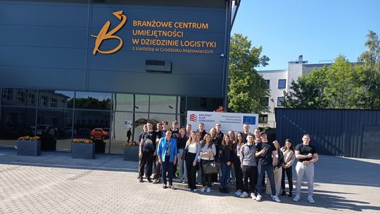 W świecie logistyki – studenci na targach, w magazynie i… w Fabryce Czekolady 🍫