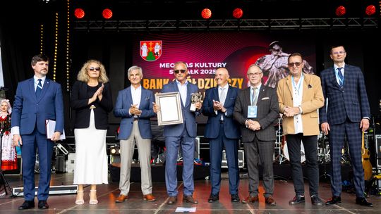 🌟 Ważne akcenty Dni Suwałk – wyróżnienia dla zasłużonych mieszkańców i instytucji 🌟 Ważne akcenty Dni Suwałk – wyróżnienia dla zasłużonych mieszkańców i instytucji