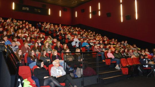 🎬 Weekend z kinem w Suwałkach – dwa nowe filmy w Cinema Lumiere Prezentuje!