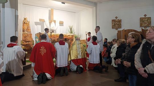 Wielki Piątek u Salezjanów w Suwałkach Wielki Piątek u Salezjanów w Suwałkach
