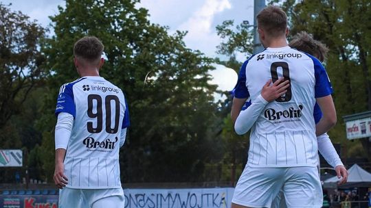 Wigry Suwałki podbijają Elbląg! Zabójcza pierwsza połowa ustawiła mecz Wigry Suwałki podbijają Elbląg! Zabójcza pierwsza połowa ustawiła mecz