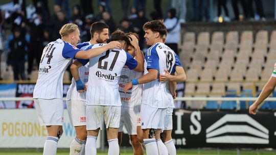 ⚽ Wigry Suwałki pewnie pokonują Lechię Tomaszów Mazowiecki 3:0! 🔥