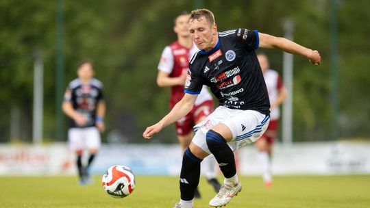 ⚽ Wigry Suwałki żegnają się z Podlaskim Pucharem Polski po rzutach karnych