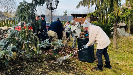Wiosenne porządki seniorów w Suwałkach